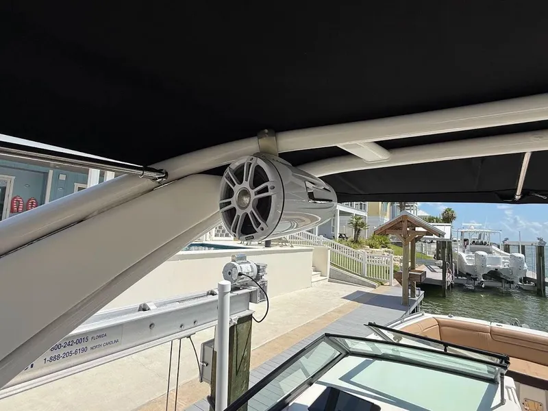 Slide: The Image of Sea Ray SDX 290 Outboard 2023 - 51