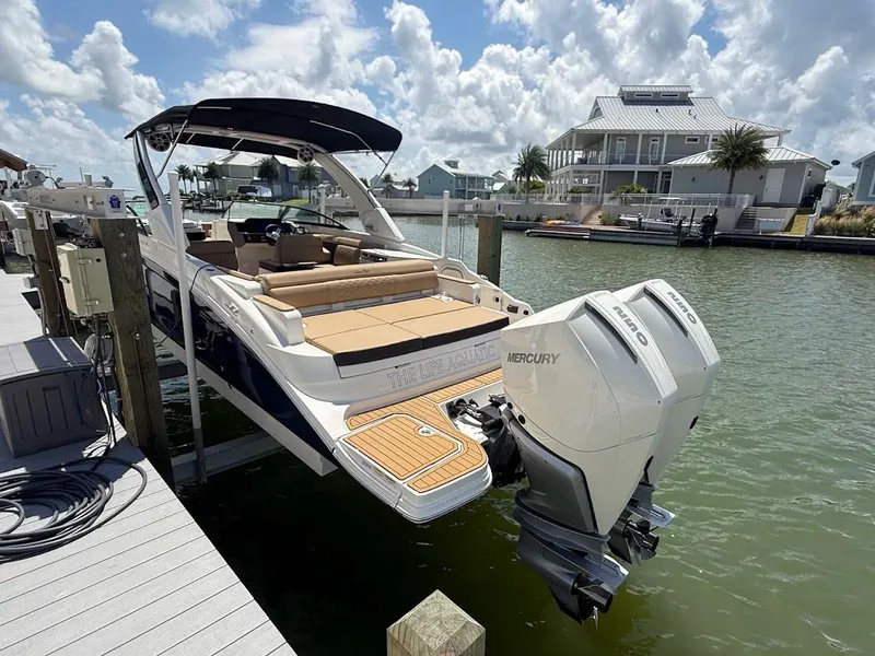 Slide: The Image of Sea Ray SDX 290 Outboard 2023 - 8