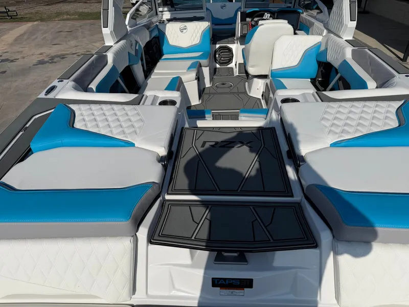 Slide: The Image of Tigé 24RZX 2026 - 10