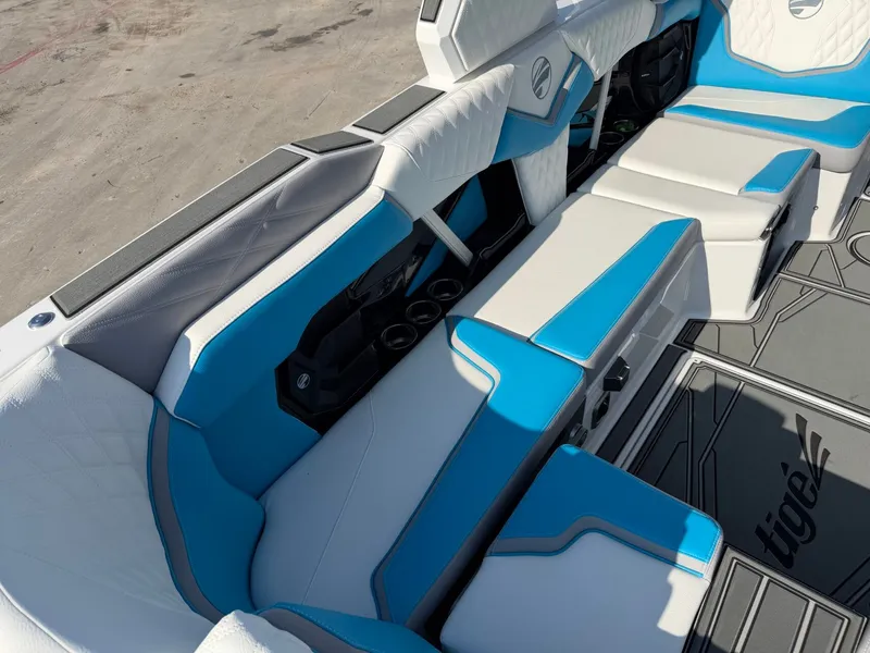 Slide: The Image of Tigé 24RZX 2026 - 13