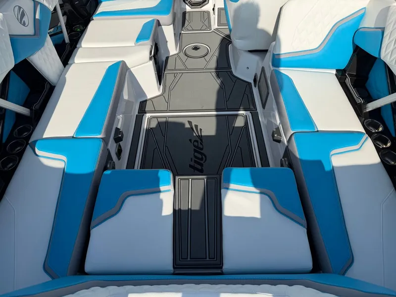 Slide: The Image of Tigé 24RZX 2026 - 14