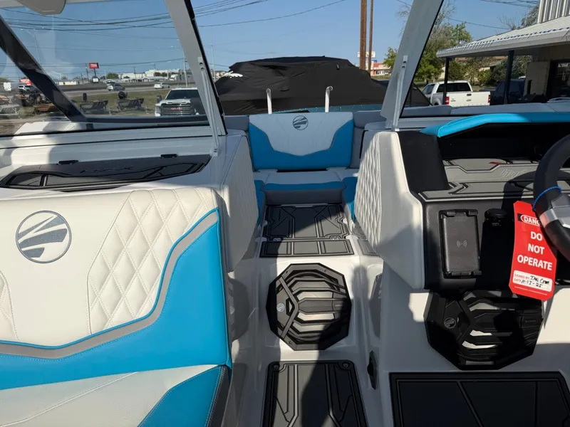 Slide: The Image of Tigé 24RZX 2026 - 23