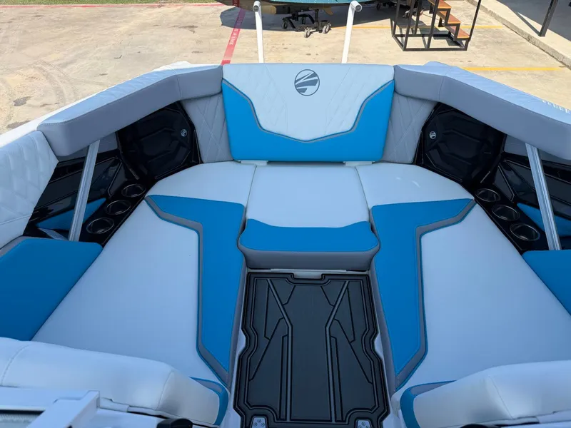 Slide: The Image of Tigé 24RZX 2026 - 26