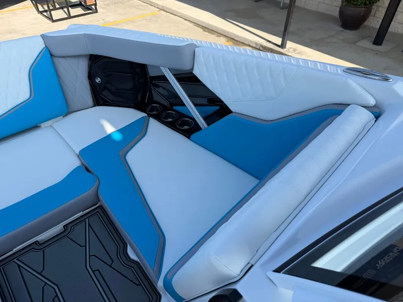 Slide: The Image of Tigé 24RZX 2026 - 27