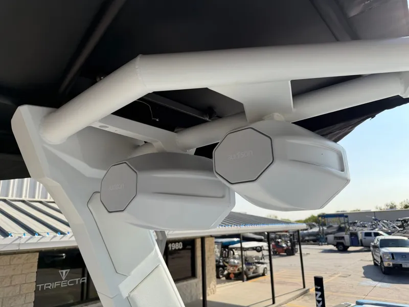 Slide: The Image of Tigé 24RZX 2026 - 29