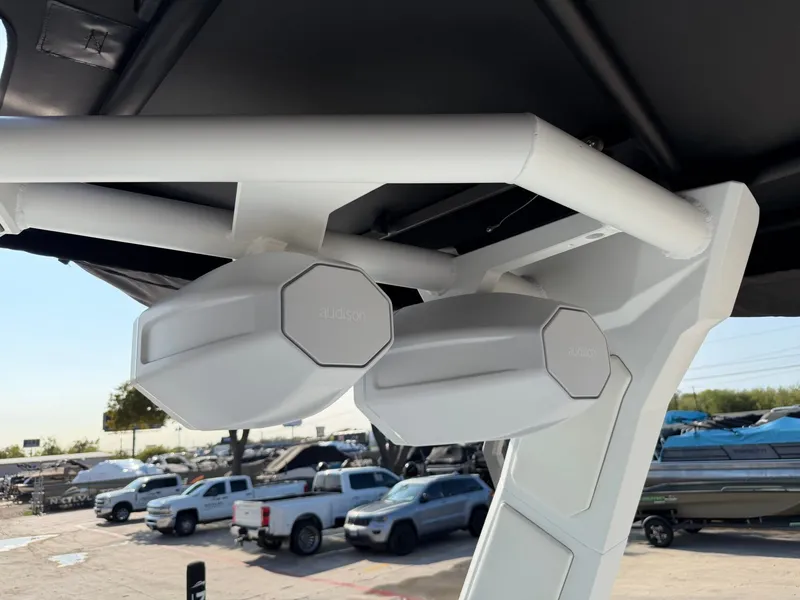 Slide: The Image of Tigé 24RZX 2026 - 30