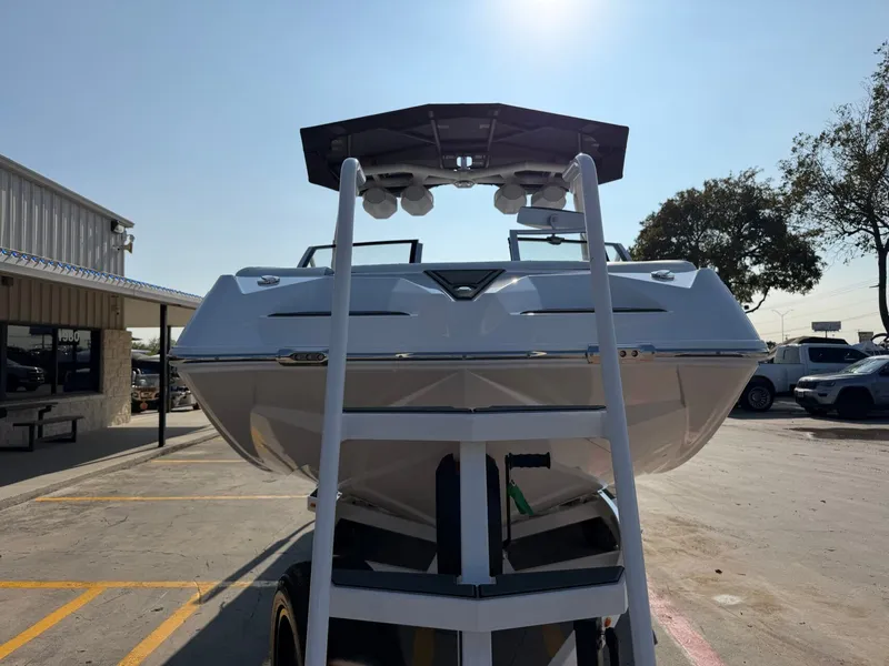 Slide: The Image of Tigé 24RZX 2026 - 8