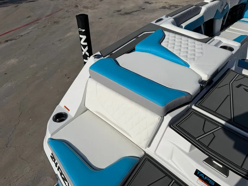 Slide: The Image of Tigé 24RZX 2026 - 9