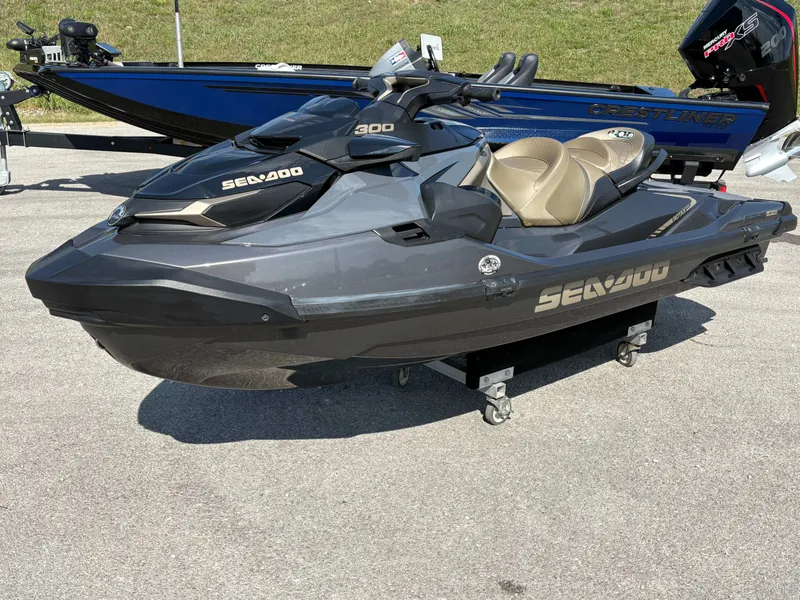 The Image of Sea-Doo GTX Limited 300 iDF 2022 - 1
