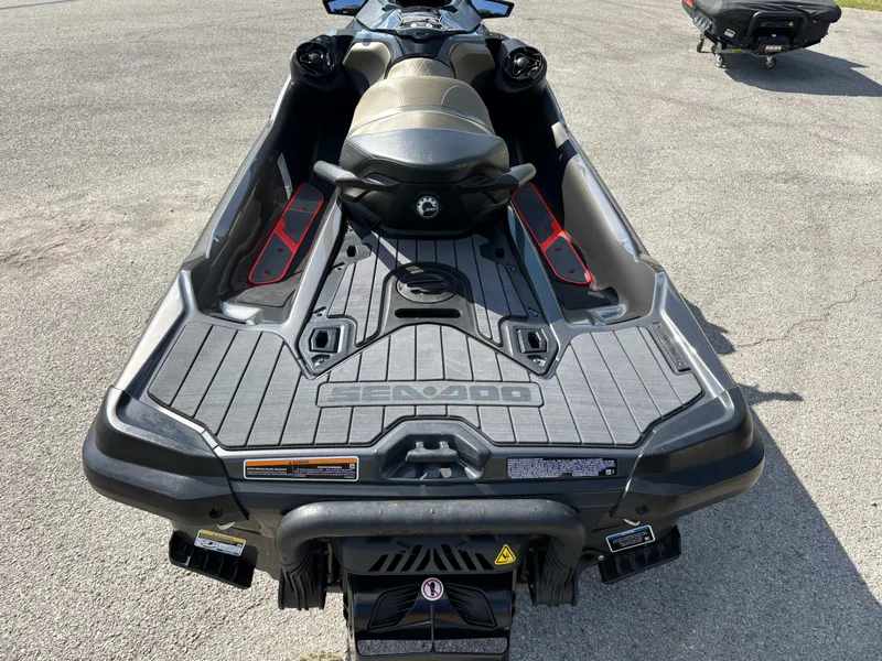 Slide: The Image of Sea-Doo GTX Limited 300 iDF 2022 - 11