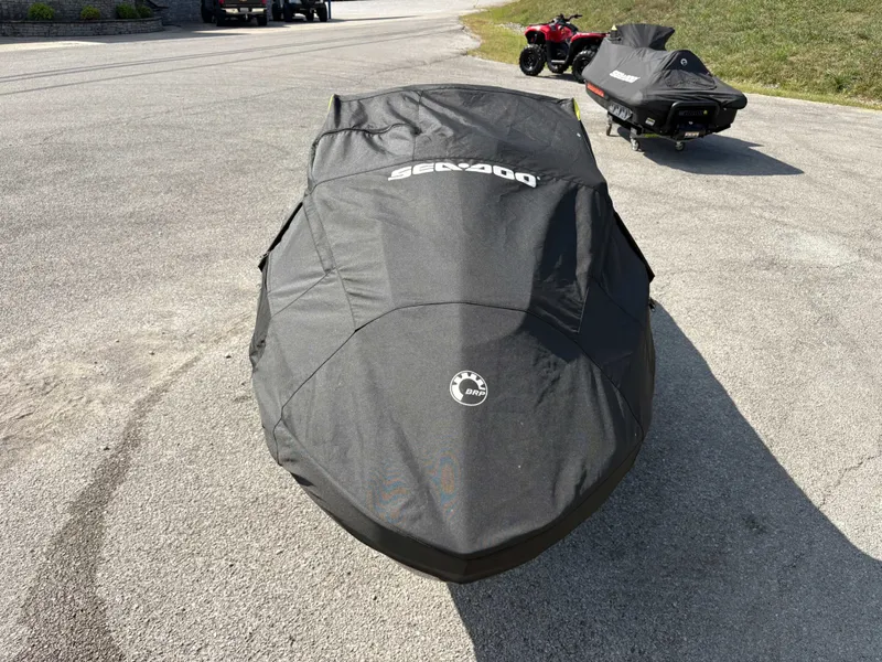 Slide: The Image of Sea-Doo GTX Limited 300 iDF 2022 - 4
