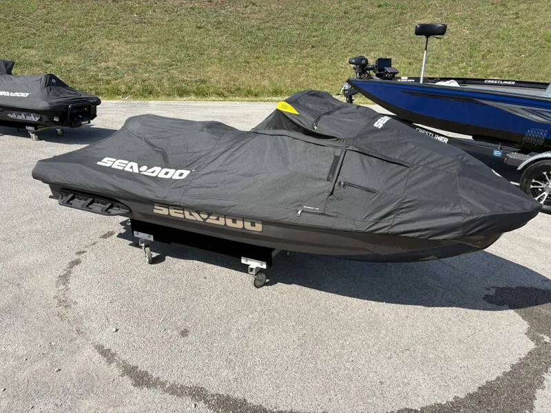 Slide: The Image of Sea-Doo GTX Limited 300 iDF 2022 - 6