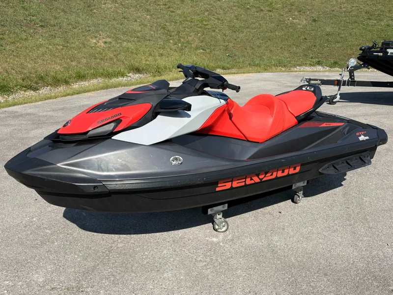 Slide: The Image of Sea-Doo GTI SE 130 2023 - 14