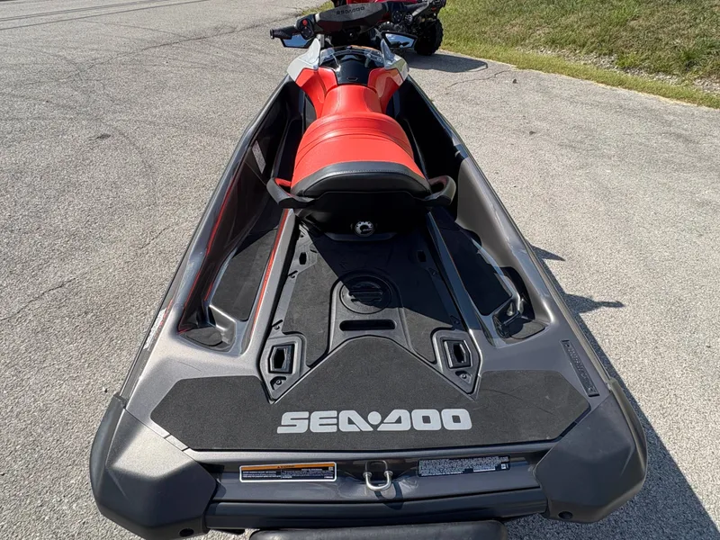 Slide: The Image of Sea-Doo GTI SE 130 2023 - 25