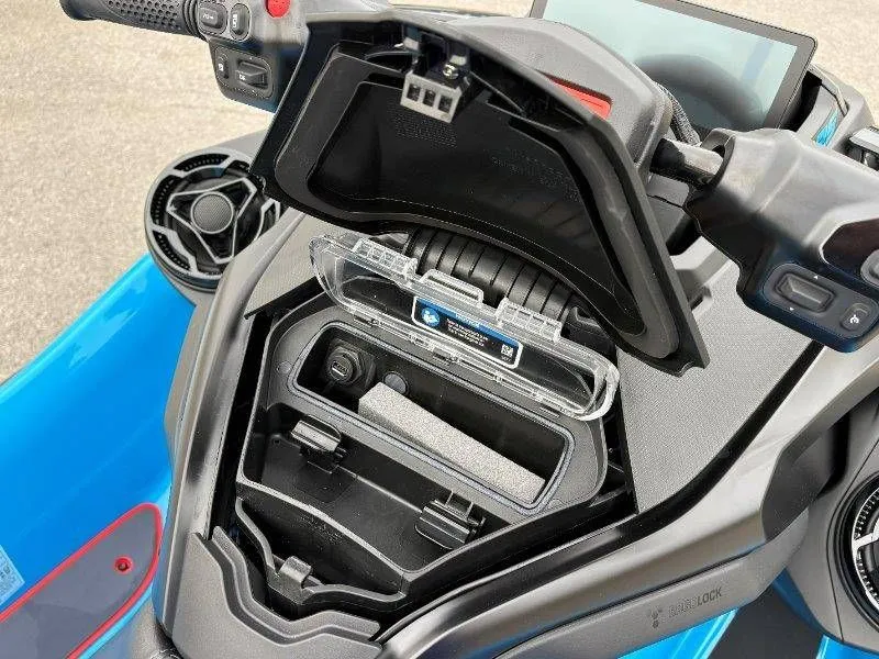 Slide: The Image of Sea-Doo RXT-X 325 2026 - 24