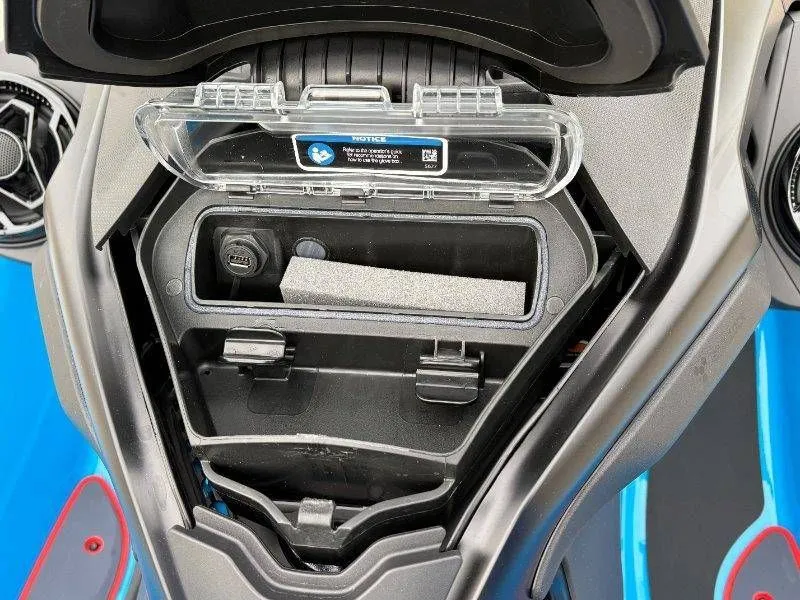 Slide: The Image of Sea-Doo RXT-X 325 2026 - 31