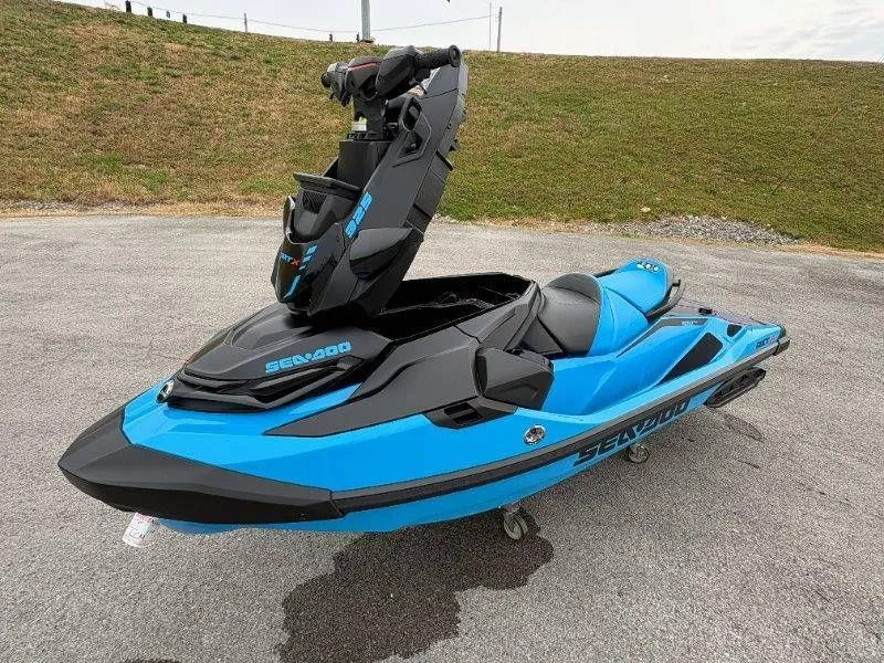 Slide: The Image of Sea-Doo RXT-X 325 2026 - 39