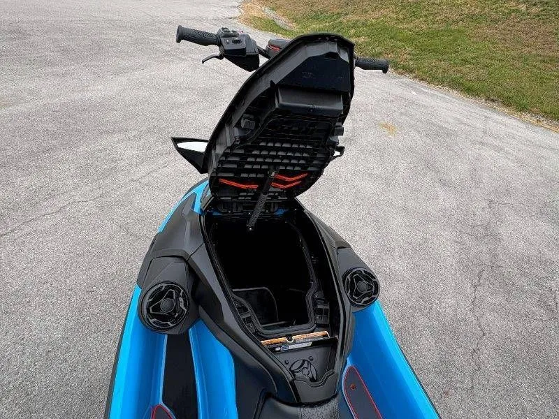 Slide: The Image of Sea-Doo RXT-X 325 2026 - 40