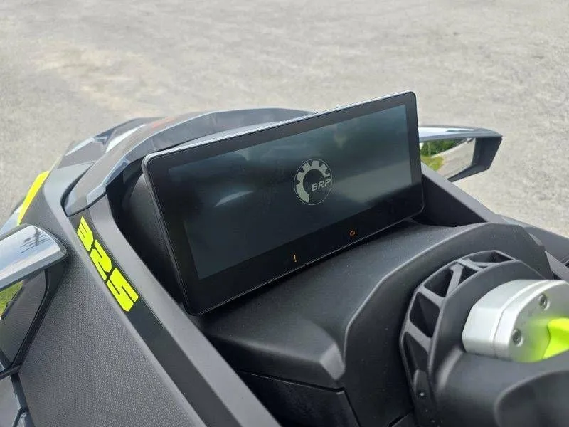 Slide: The Image of Sea-Doo RXT-X 325 2026 - 19