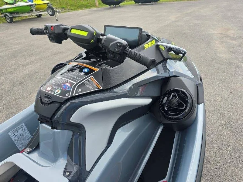 Slide: The Image of Sea-Doo RXT-X 325 2026 - 29