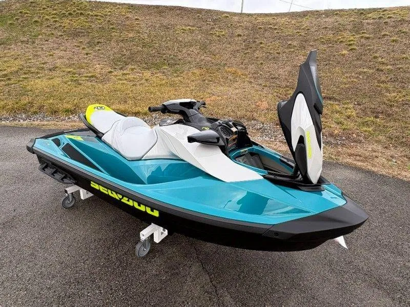 Slide: The Image of Sea-Doo GTI SE 170 2026 - 19