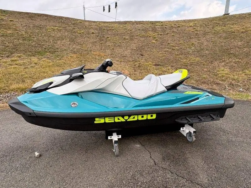 Slide: The Image of Sea-Doo GTI SE 170 2026 - 20