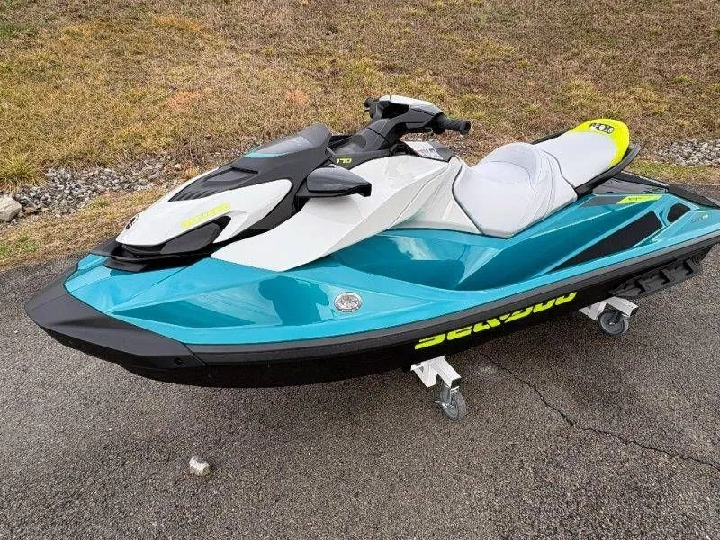 Slide: The Image of Sea-Doo GTI SE 170 2026 - 21