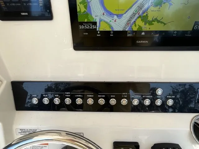 Slide: The Image of Regulator Marine 23 Cc 2022 - 17