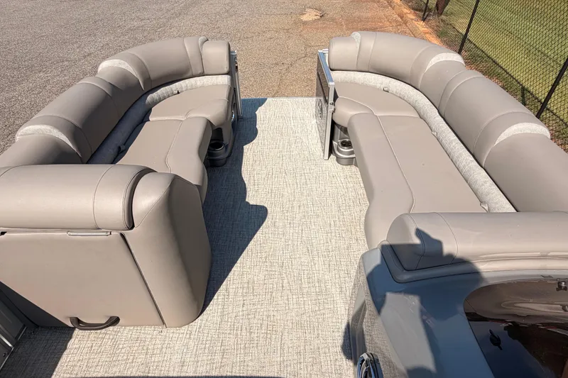 Slide: The Image of 2022 Avalon 2585 ENT Catalina Platinum pontoon boat with luxurious seating. - 8