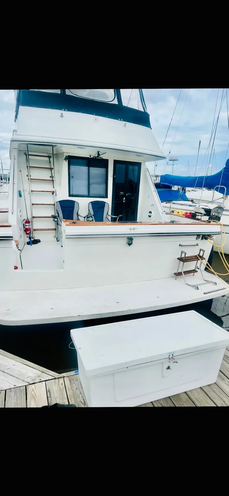 Slide: The Image of Carver 42 Cockpit Motor Yacht 1987 - 2