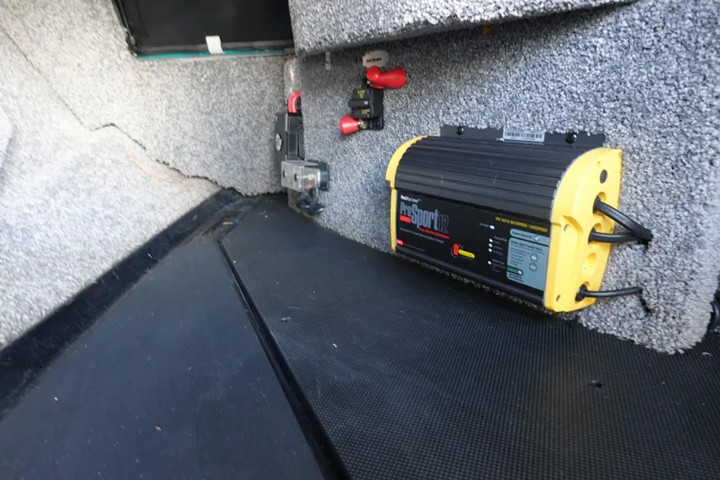 Slide: The Image of 2019 Malibu Wakesetter 23 LSV interior with ProSport12 battery charger. - 28