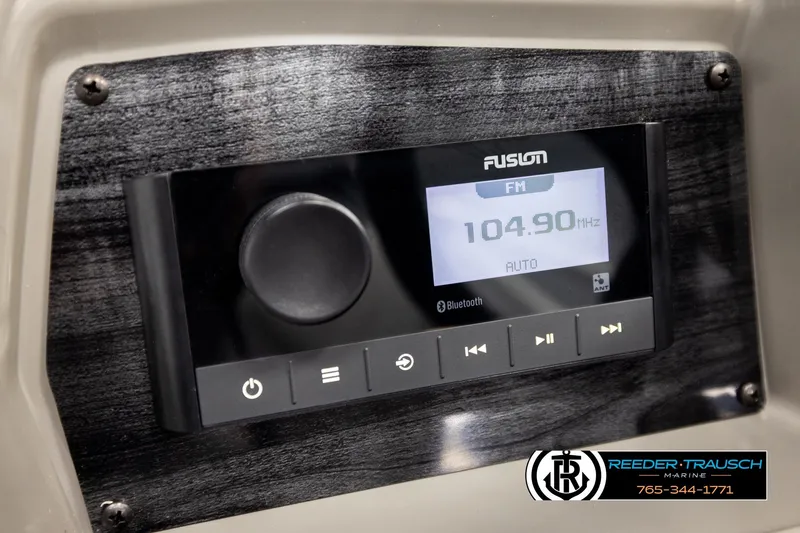 Slide: The Image of 2026 Avalon VEN85 VRB stereo system displaying FM 104.90 MHz with Bluetooth connectivity. - 36