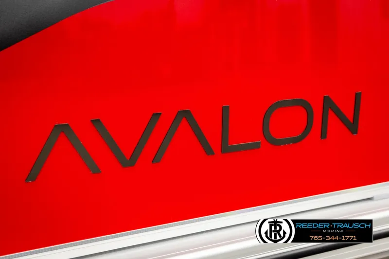 Slide: The Image of Red Avalon VEN85 VRB 2026 model with Reeder-Trausch Marine branding. - 52