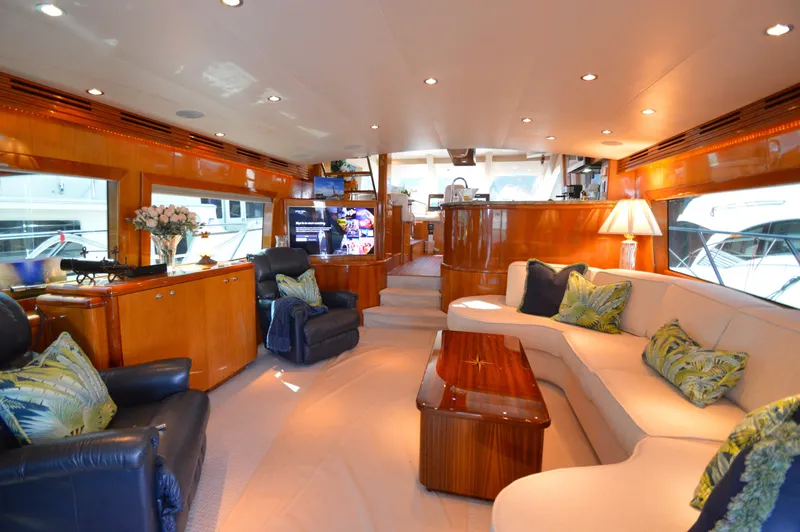 Slide: The Image of Hatteras 64 Motoryacht 2006 - 11