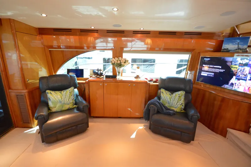 Slide: The Image of Hatteras 64 Motoryacht 2006 - 13