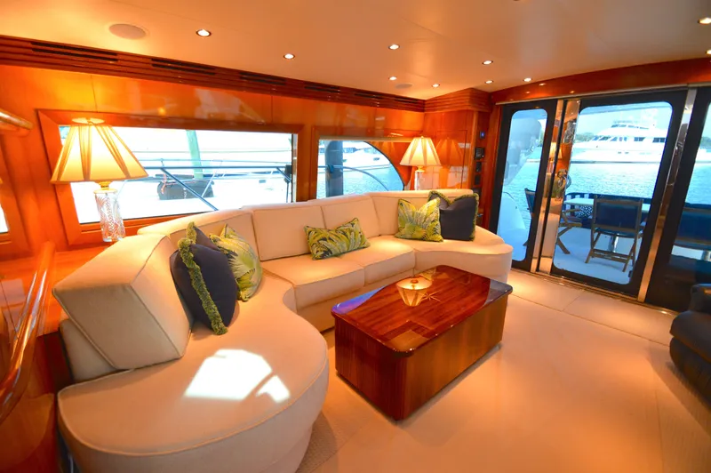 Slide: The Image of Hatteras 64 Motoryacht 2006 - 15