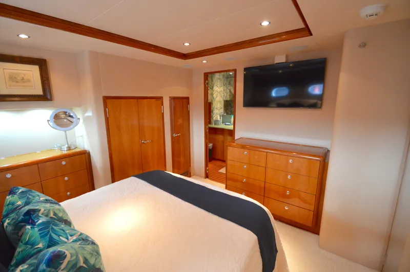 Slide: The Image of Hatteras 64 Motoryacht 2006 - 30