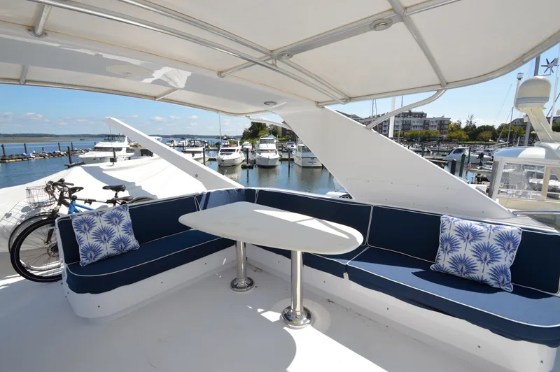 Slide: The Image of Hatteras 64 Motoryacht 2006 - 47