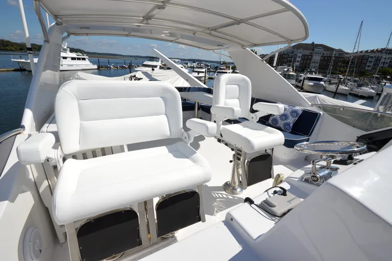 Slide: The Image of Hatteras 64 Motoryacht 2006 - 57