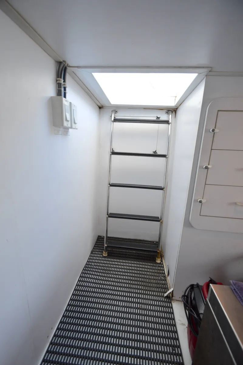 Slide: The Image of Hatteras 64 Motoryacht 2006 - 61