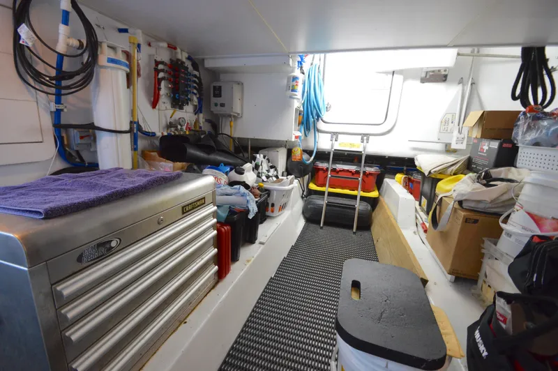 Slide: The Image of Hatteras 64 Motoryacht 2006 - 71