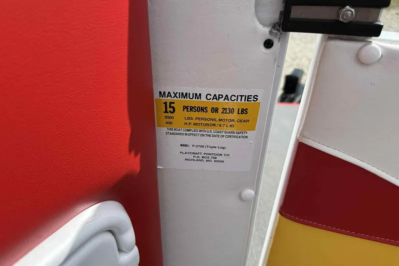 Slide: The Image of 2017 PlayCraft 2700 Extreme capacity label, maximum 15 persons or 2130 lbs. - 29