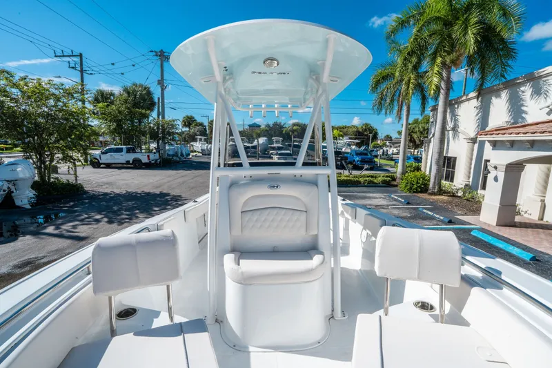 Slide: The Image of Sea Hunt Ultra 229 2026 - 21