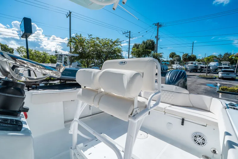 Slide: The Image of Sea Hunt Ultra 229 2026 - 15