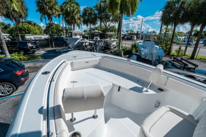 Slide: The Image of Sea Hunt Ultra 229 2026 - 18