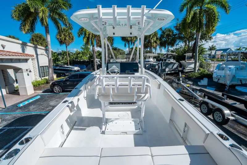 Slide: The Image of Sea Hunt Ultra 229 2026 - 9