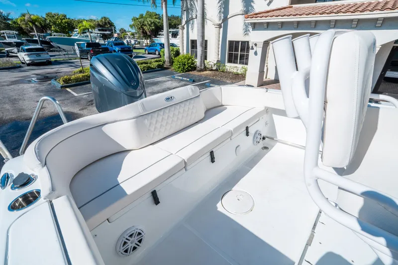 Slide: The Image of Sea Hunt Ultra 229 2026 - 10