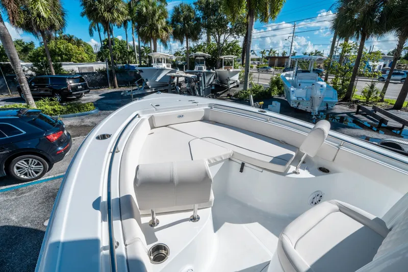 Slide: The Image of Sea Hunt Ultra 229 2026 - 17