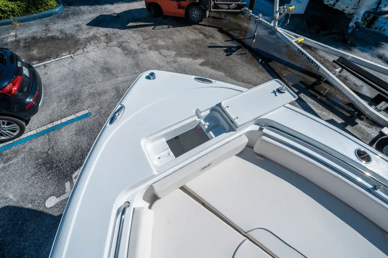 Slide: The Image of Sea Hunt Ultra 229 2026 - 20