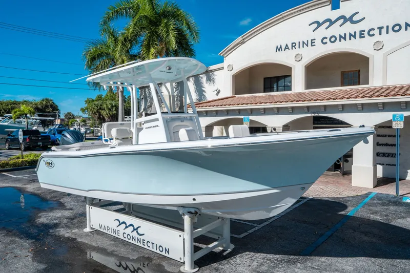 Slide: The Image of Sea Hunt Ultra 229 2026 - 8